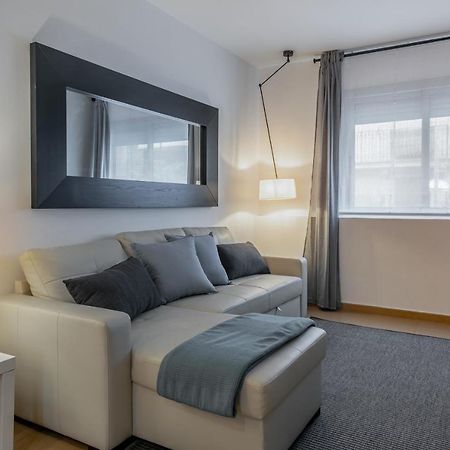 Inside Barcelona Apartments Salva Екстериор снимка